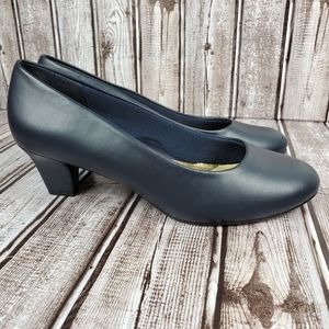 Navy Blue Soft Style by Hush Puppies 8.5 Wide Fit